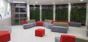 בית ספר בר לב פתח תקווה. עיצוב מסדרון